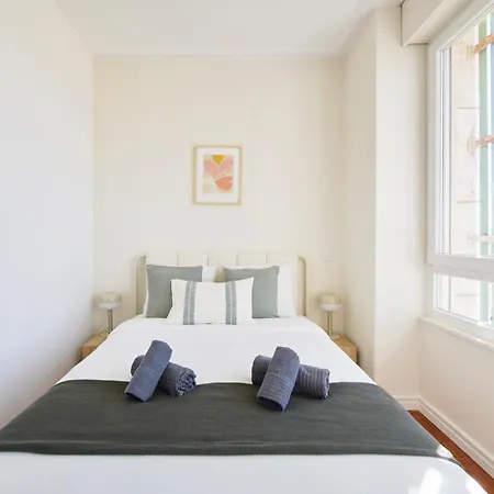 Bright In Saldanha * Lisboa