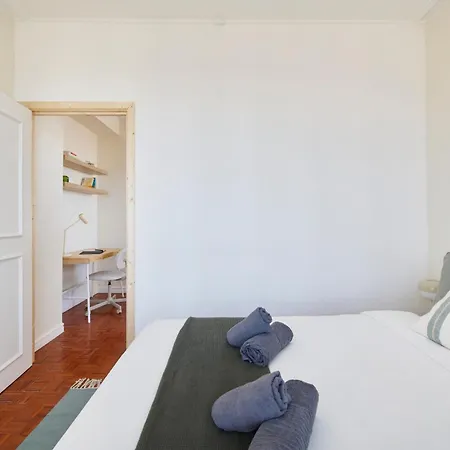Apartment Bright In Saldanha Lisbon